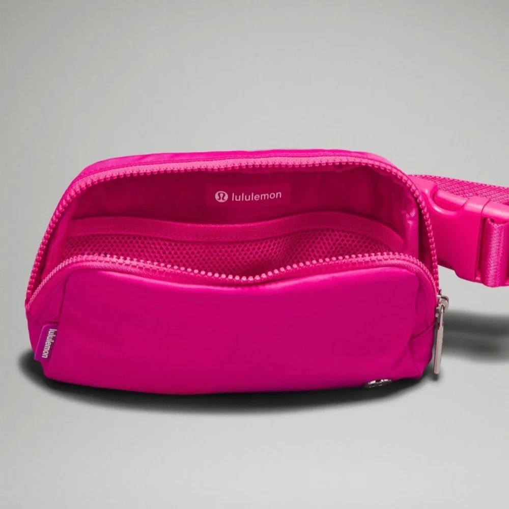 ***LAST ONE!!!**LULULEMON 1L EVERYWHERE BELT BAG IN SONIC PINK/WHITE - Picture 4 of 10